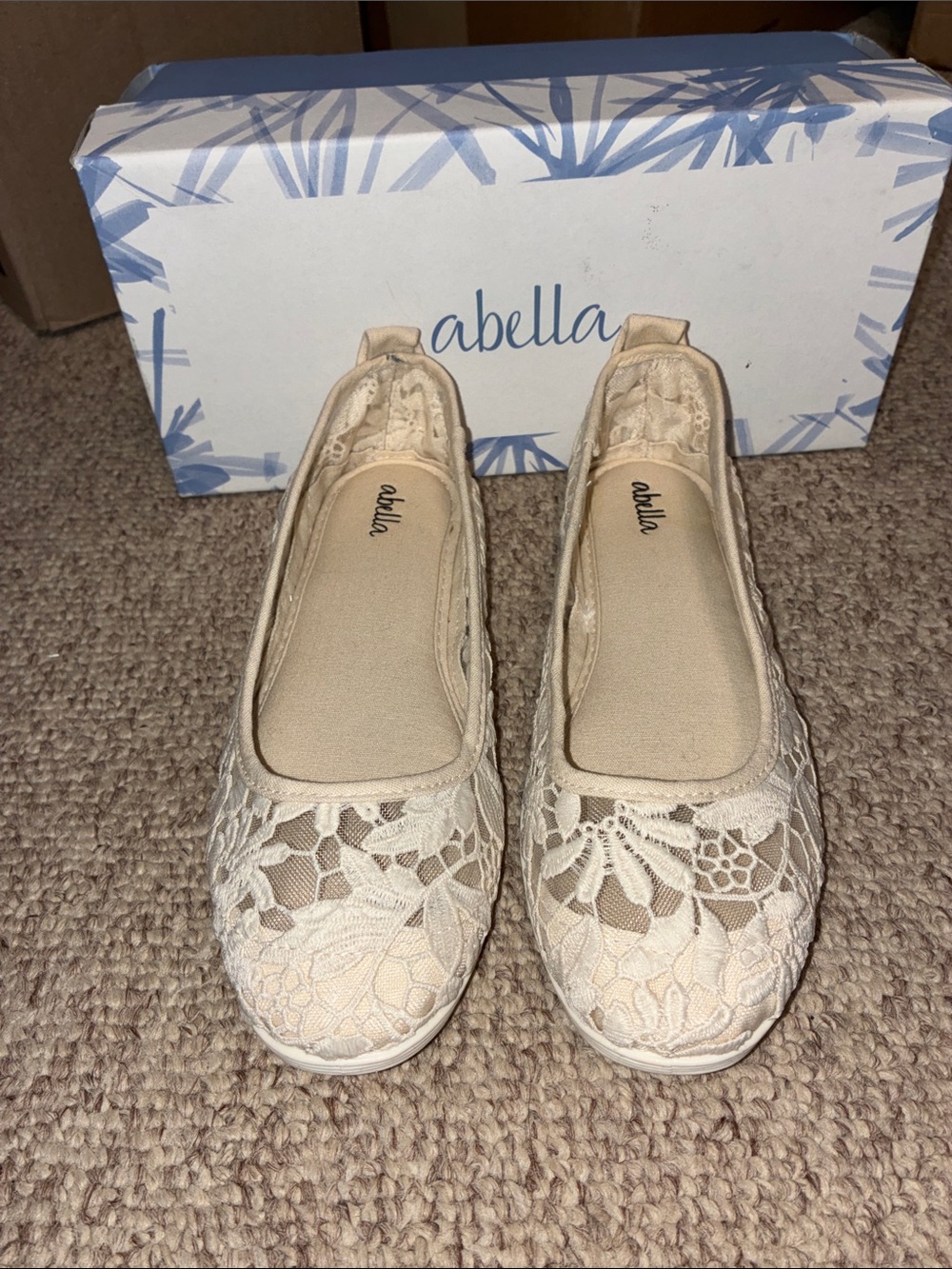Abella Lace Slip-On Ballet Flats in Cream